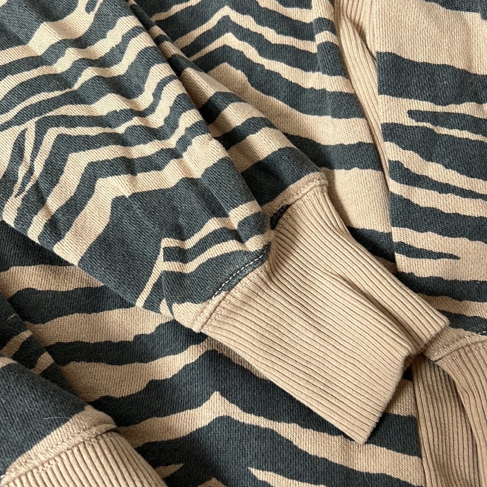 Zebra Print Sweatshirt - Picture 5 of 5